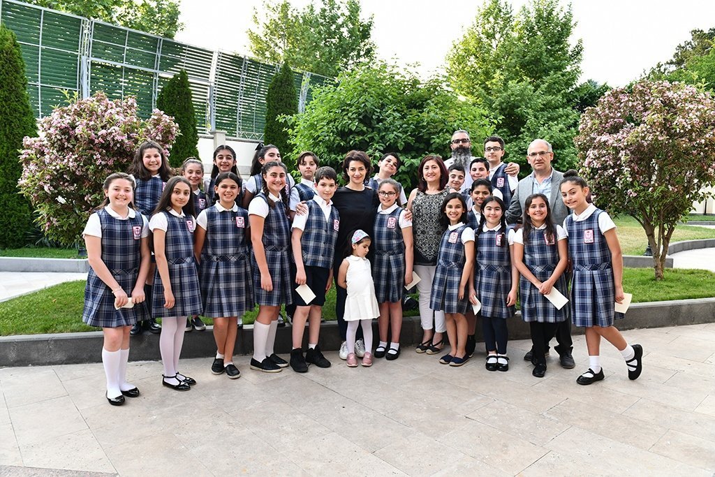 Աննա Հակոբյանը հյուրընկալել է Բոստոնի Սուրբ Ստեփանոս ազգային վարժարանի սաներին