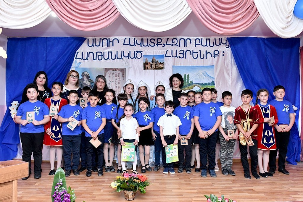 Աննա Հակոբյանն այցելել է Ապրիլյան հերոս Ժորա Եսայանի անվան դպրոց