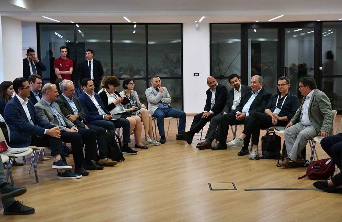 Թեմատիկ քննարկումներ՝ «Մտքերի հայկական գագաթնաժողով»-ի շրջանակում