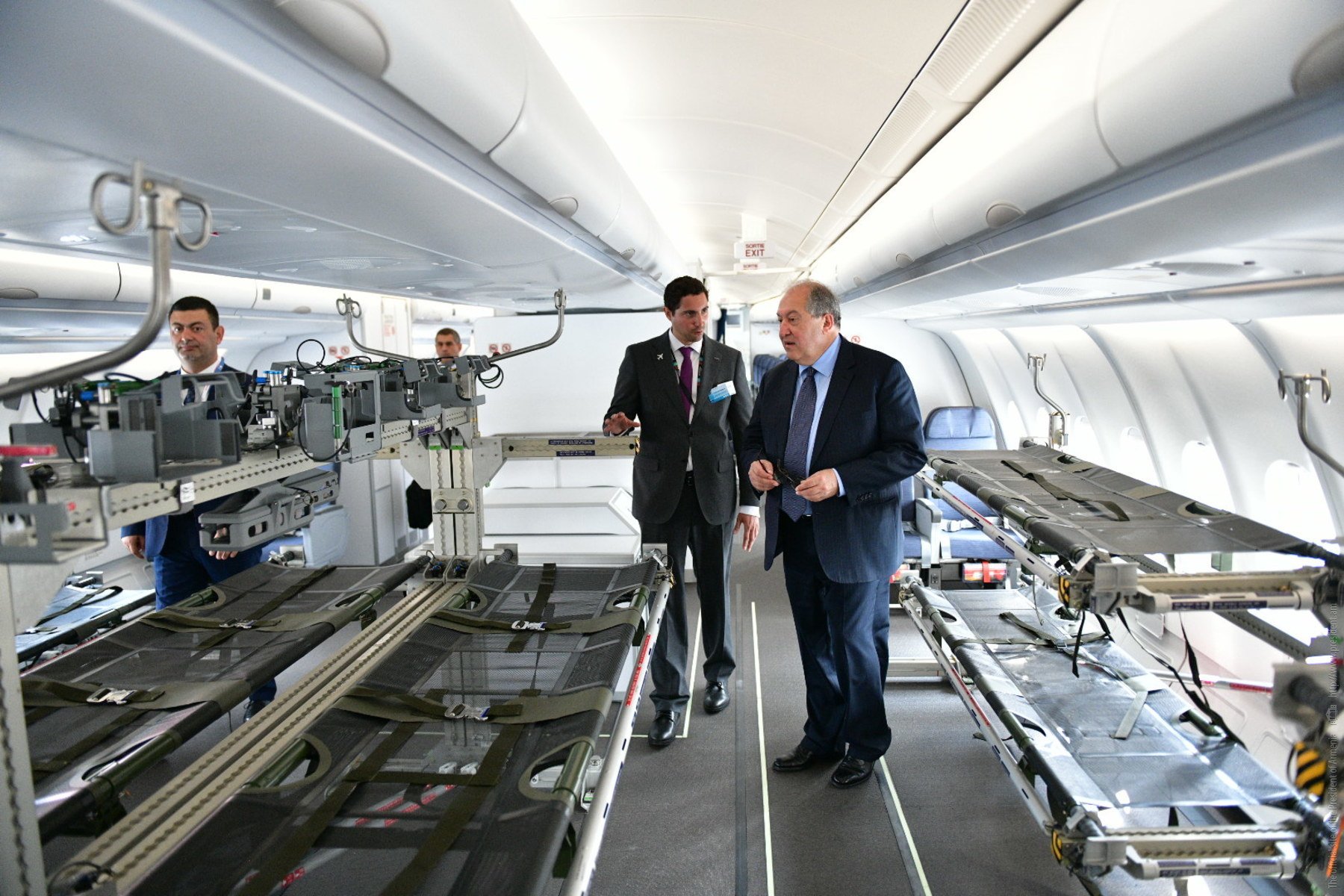 Արմեն Սարգսյանը Փարիզում հանդիպումներ է ունեցել Airbus և Air Asia ընկերությունների ղեկավարների հետ