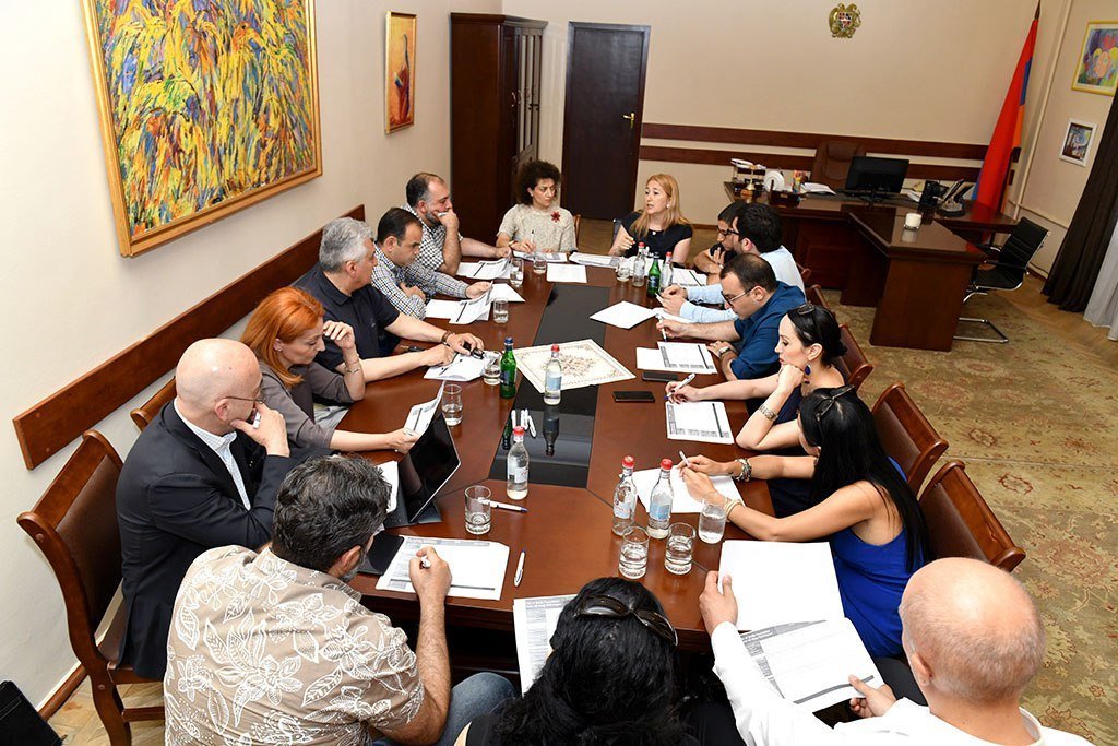 Կայացել է ժպիտների քաղաք հիմանդրամի հոգաբարձուների խորհրդի նիստը