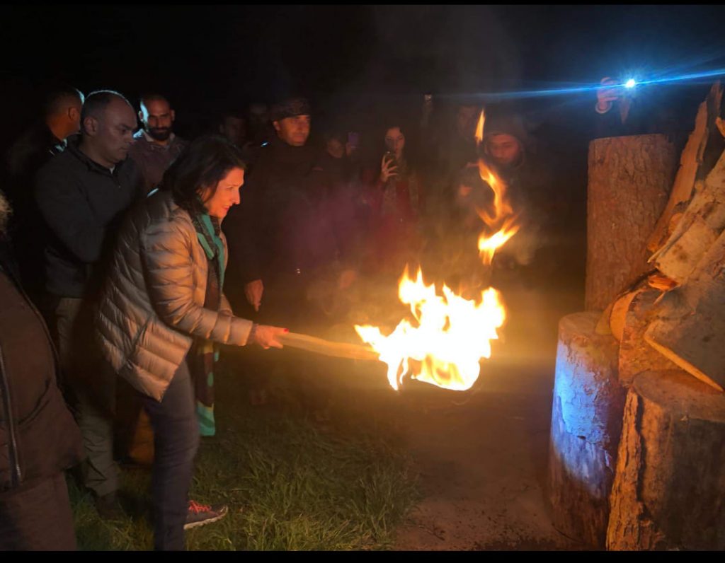 Զուրաբիշվիլին Փարավանա լճի մոտ խարույկ է վառել