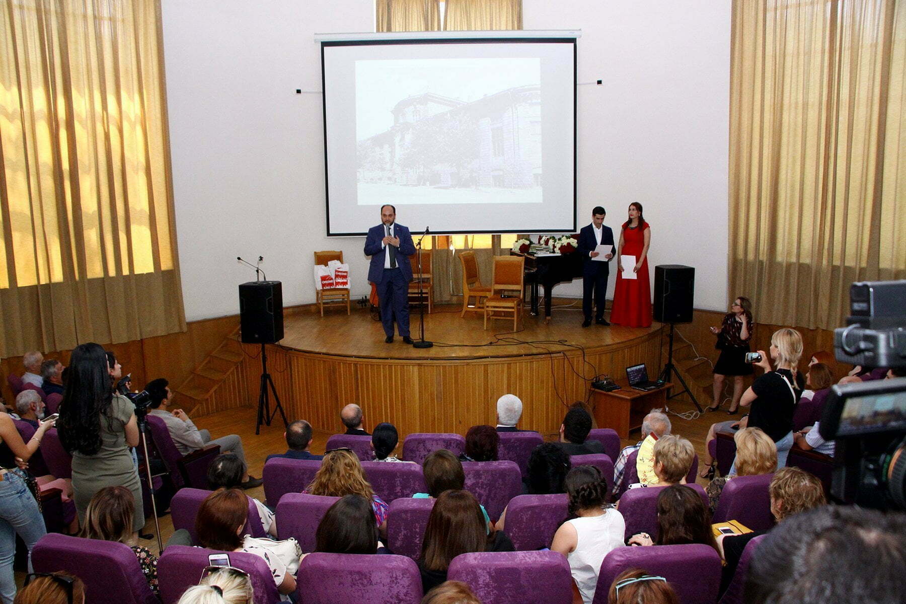 Հանդիպել են ամենաընթերցասերներն ու ամենաընթերցվողները