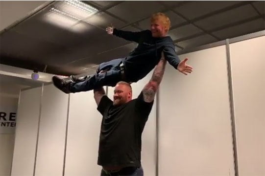 Էդ Շիրանը Գահերի խաղի լեռի գլխավերևում. (ՏԵՍԱՆՅՈՒԹ)