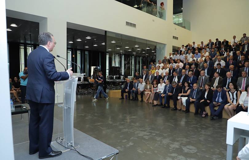 Վերաիմաստավորելով հաղորդակցությունն արտաքին տնտեսական հարաբերություններում․ պետություն-մասնավոր քննարկում
