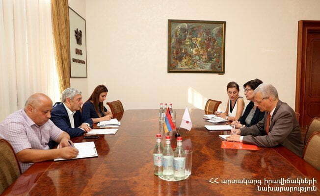 Ֆելիքս Ցոլակյանն ընդունել է Հայաստանում Կարմիր խաչի պատվիրակության ղեկավարին