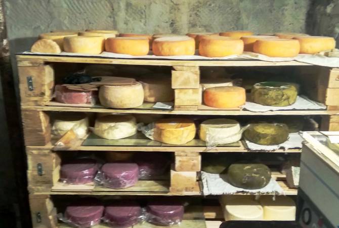 Գինու և կոնյակի մեջ հասունացող պանրի արտադրությունը գրավել է արտասահմանցիներին