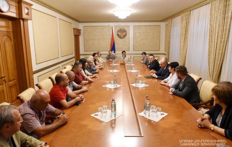 Բակո Սահակյանն ընդունել է հայագիտական միջազգային գիտաժողովի մի խումբ մասնակիցների