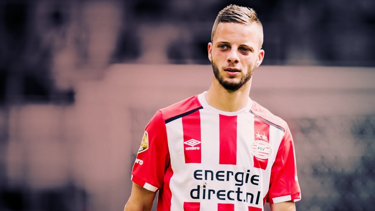 Հոլանդացի ֆուտբոլիստի ֆանտաստիկ հնարքը( ՏԵՍԱՆՅՈՒԹ)