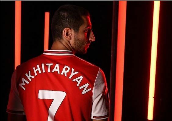 Առաջ, զինագործներ. Մխիթարյանը Արսենալի մարզաշապիկով լուսանկարներ է հրապարակել