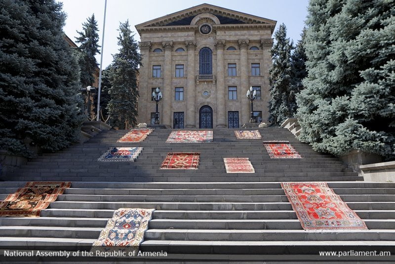 Շուրջ 5 միլիոն դրամ՝ Վարդավառի օրը Բաղրամյան պողոտայում գորգ լվանալու համար. 168 ժամ