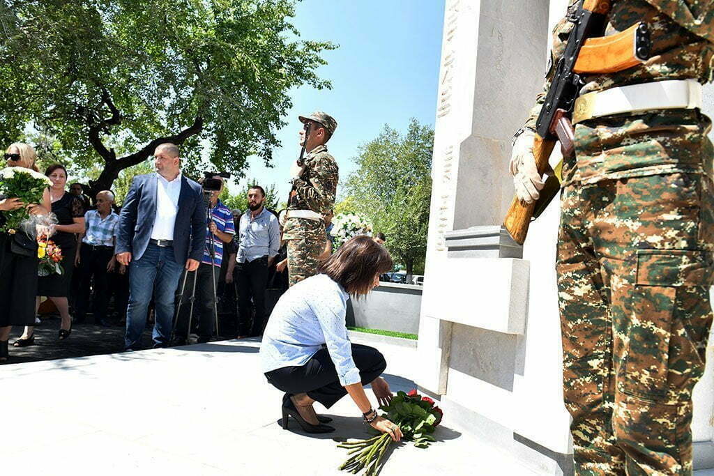 Աննա Հակոբյանը մասնակցել է Ապրիլյան պատերազմում զոհվածներին նվիրված հուշակոթողի բացմանը