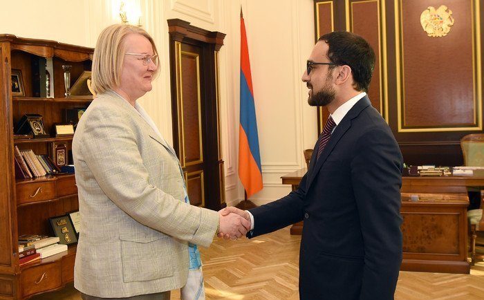 Փոխվարչապետ Ավինյանն ընդունել է Լատվիայի դեսպանին