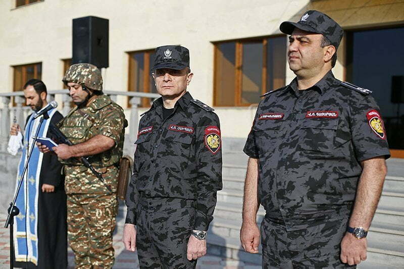 Օսիպյանը կրկին դիրքեր է ճանապարհել ոստիկանության զորքերի հերթափոխին