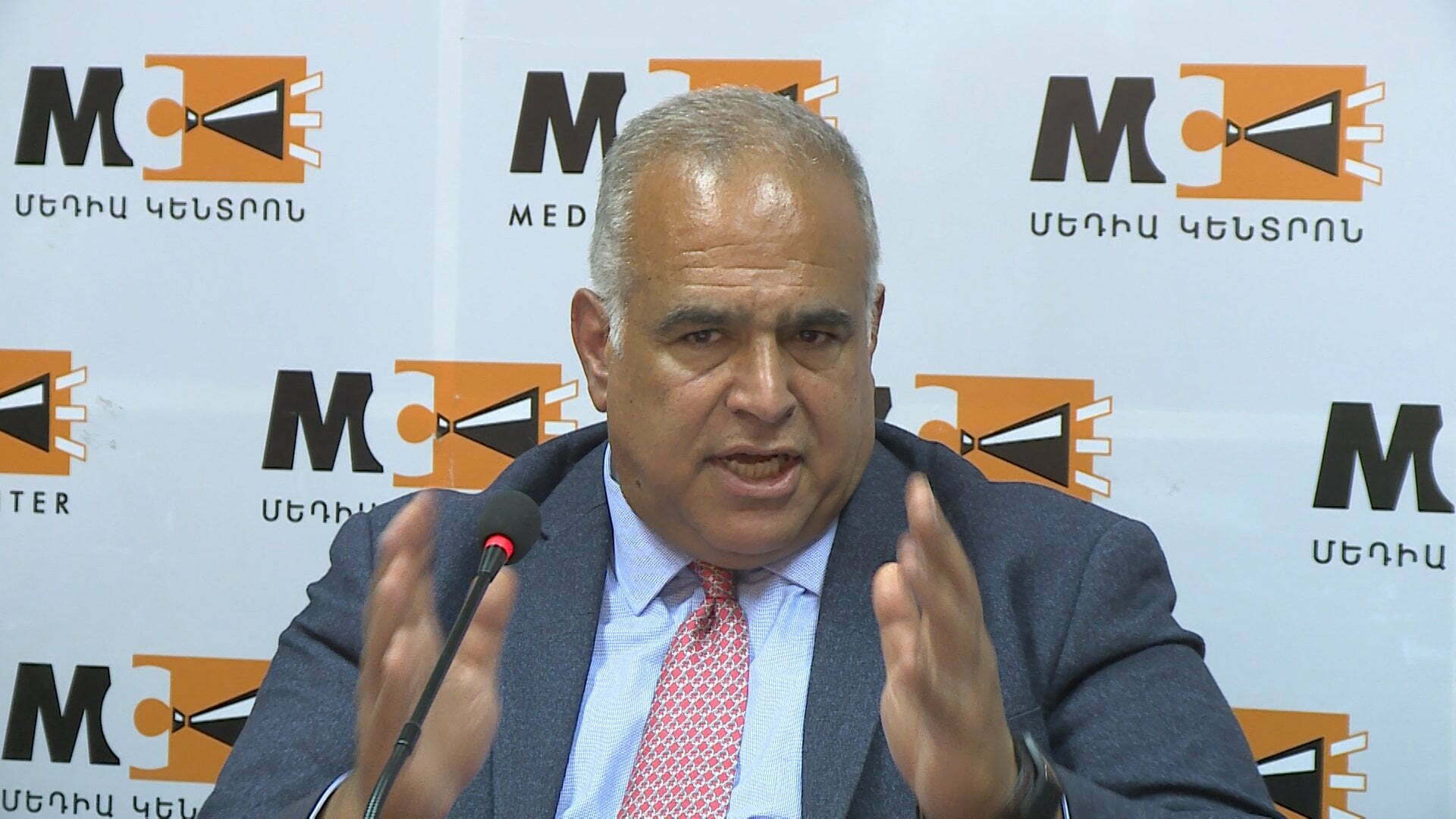 Քոչարյանը կալանքի տակ է, բայց կարծես կոնկրետ սպանությունների հետ կապված փատեր չկան. Րաֆֆի Հովհաննիսյան