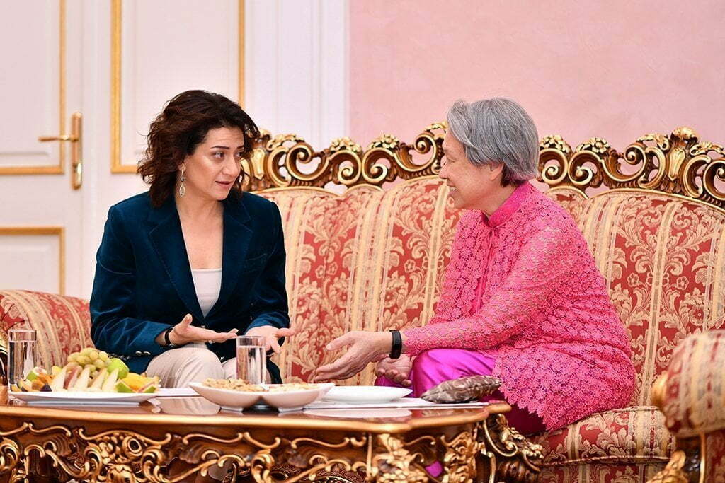 Աննա Հակոբյանն ու Սինգապուրի վարչապետի տիկինն այցելել են ‹‹Մեգերյան կարպետ›› գորգերի գործարան (ԼՈւՍԱՆԿԱՆԵՐ)