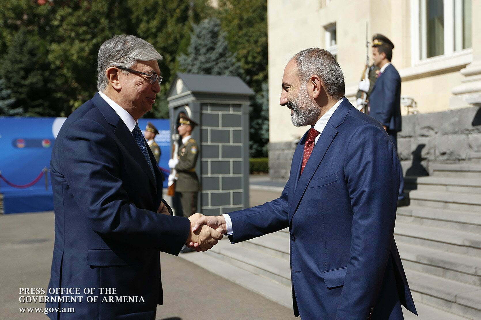 Նիկոլ Փաշինյանը հանդիպում է ունեցել Կասիմ Ժոմարտ Տոկաևի հետ