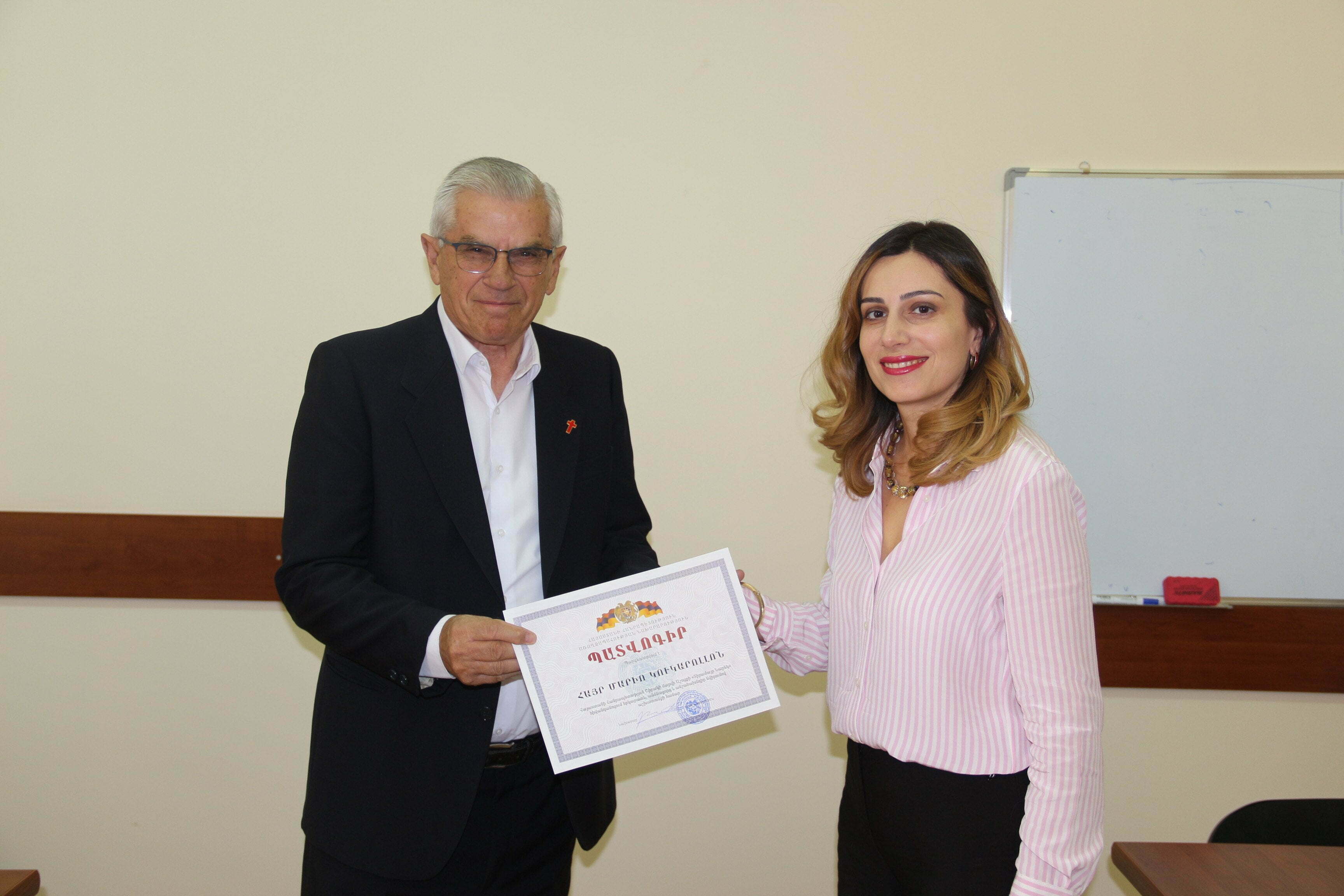 Առողջապահության փոխնախարարը պարգևատրվել է շնորհակալագրով