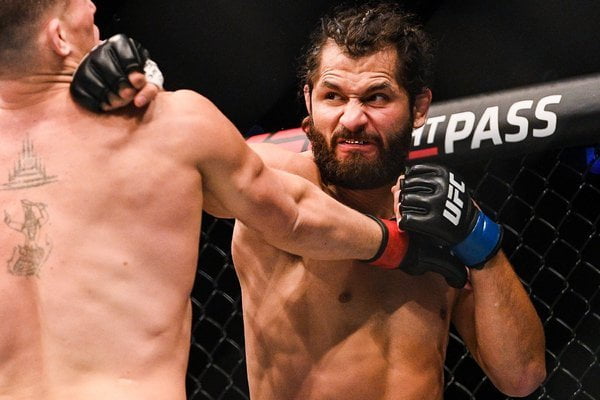 UFC-ի մարտիկը երկրպագուների միջև մենամարտեր է կազմակերպել (ՏԵՍԱՆՅՈՒԹ)