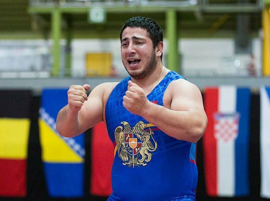 Մաղաքյանը մեկնարկում հաղթեց, Հովսեփյանը դուրս մնաց պայքարից. Ըմբշամարտի Մ-23 ԱԱ