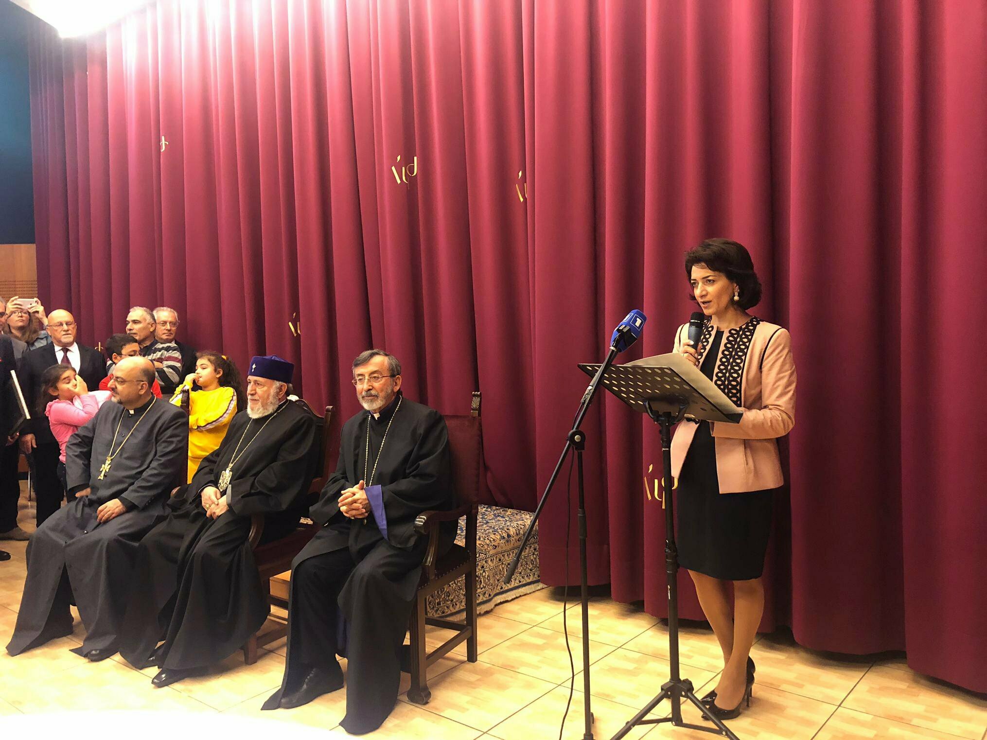Աննա Հակոբյանը ելույթ է ունեցել Ժնևի Սուրբ Հակոբ եկեղեցու 50-ամյակի կապակցությամբ