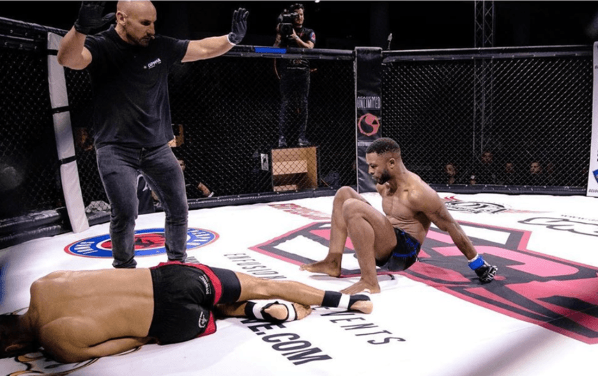 Խառը մենամարտերի մարզիկները միմյանց միաժամանակ նոկդաունի են ենթարկել (ՏԵՍԱՆՅՈւԹ)