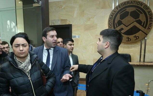 ՀՖՖ անդամությունը կասեցված կազմակերպությունների ներկայացուցիչներին չթողեցին մտնել ֆեդերացիայի շենք