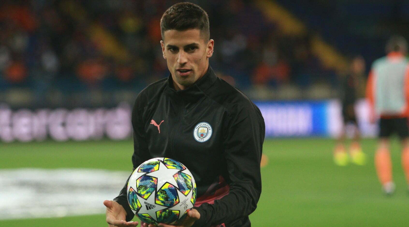 Վալենսիան հետաքրքրված է Կանսելուի ծառայություններով