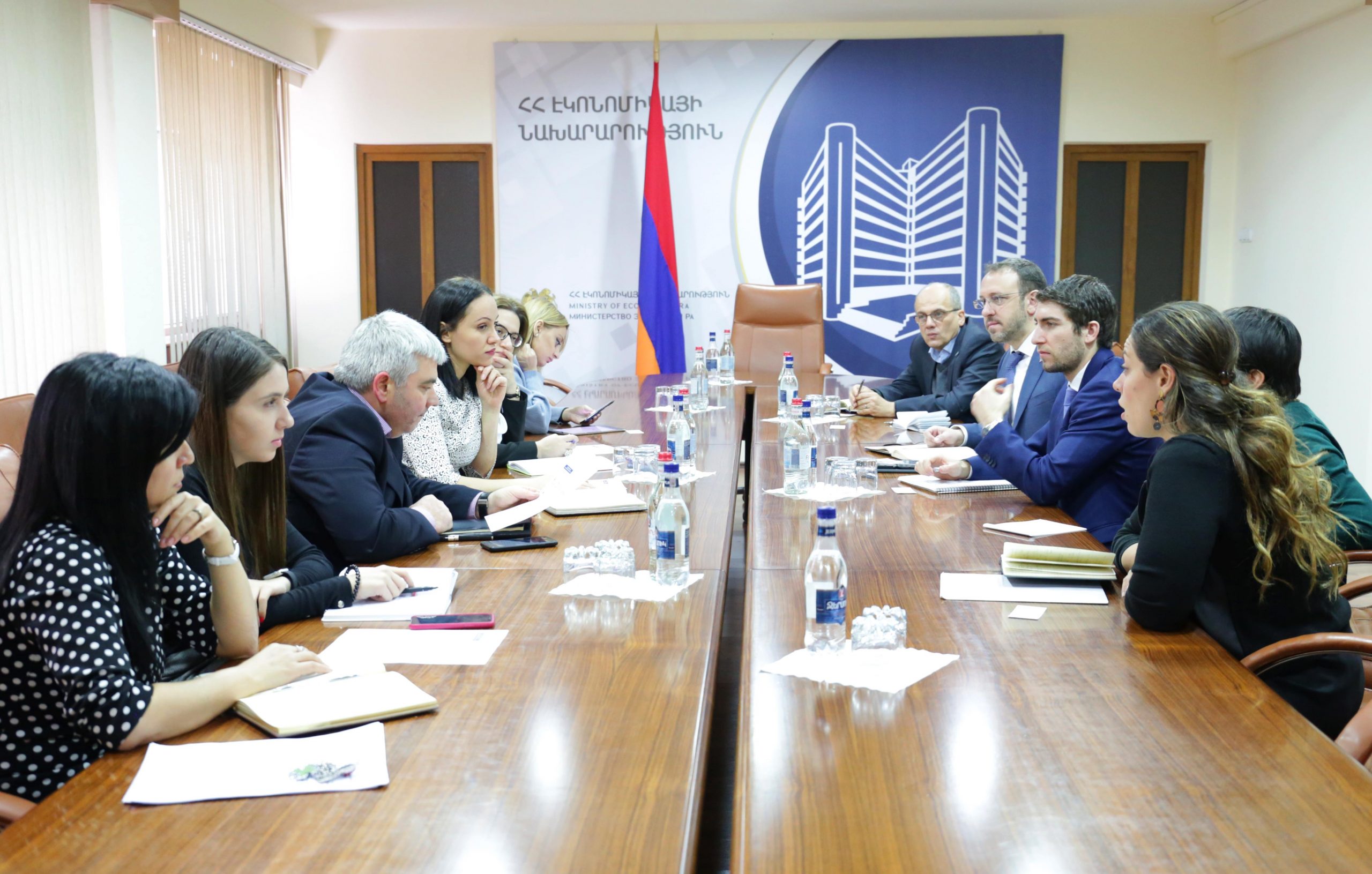 ԱՄՆ ՄԶԳ մասնագետների հետ քննարկվել են ֆինանսական միջոցների հասանելիության խնդիրները