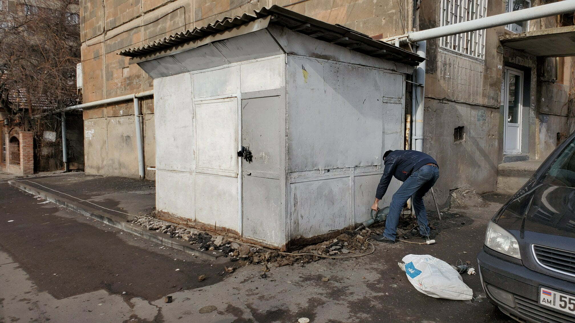 Աջափնյակում ապամոնտաժվում են ապօրինի կրպակները