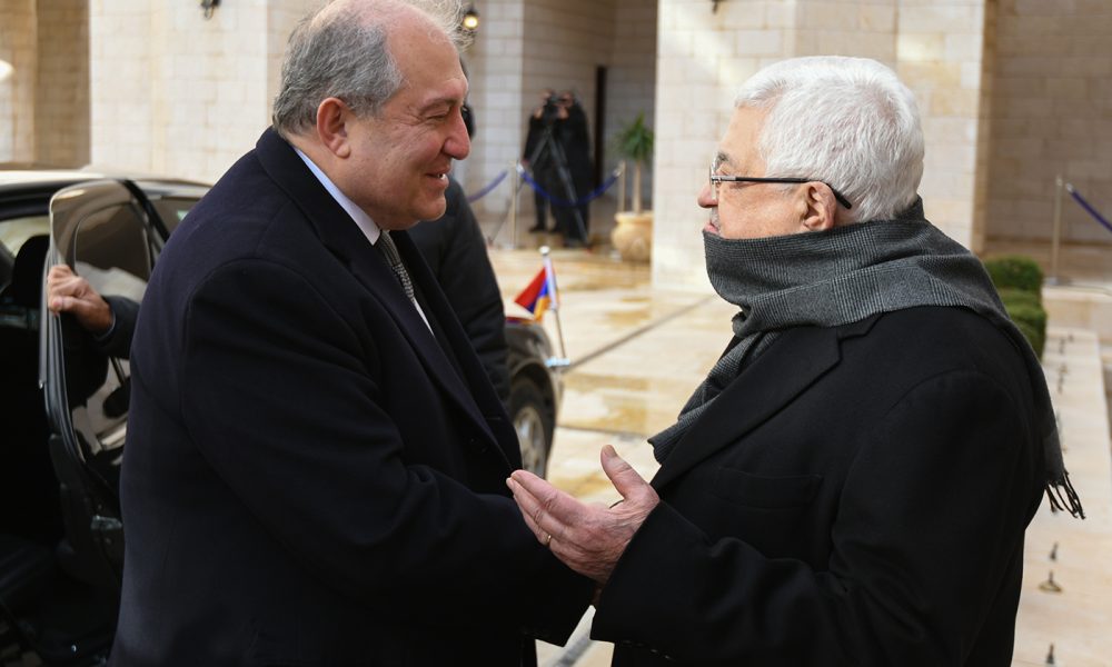 Արմեն Սարգսյանը հանդիպել է Պաղեստինի Ազգային իշխանության նախագահի հետ