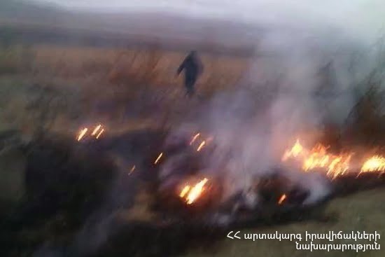 Վանաձոր-Սպիտակ ավտոճանապարհին խոտածածկույթ է այրվել (ՏԵՍԱՆՅՈւԹ)