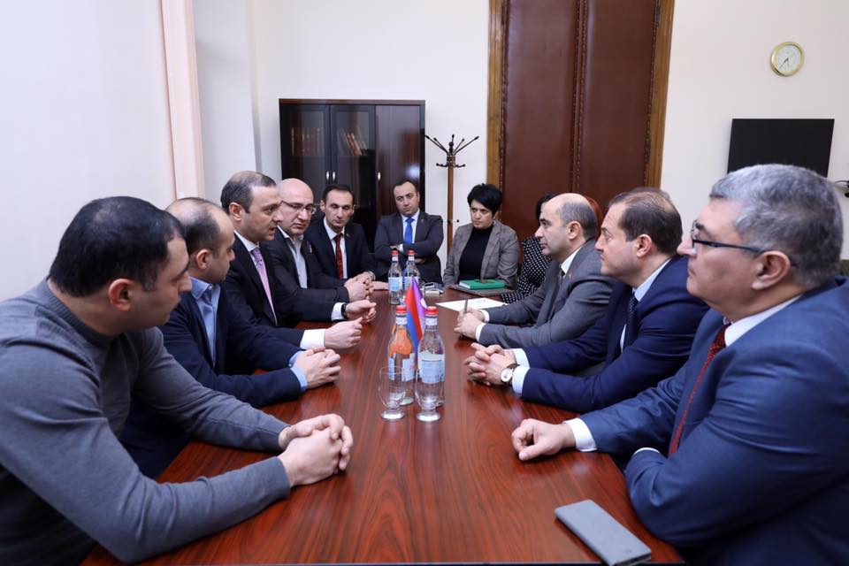 «Լուսավոր Հայաստան»-ի պատգամավորները հանդիպում են ունեցել ԱԽ քարտուղարի հետ