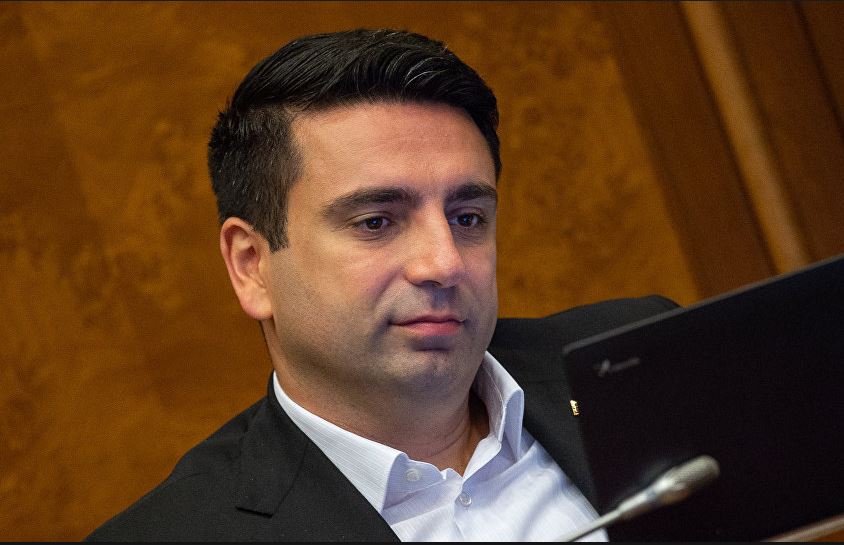 Բա ինչո՞ւ չի խոցվել Արցախում վետերանների շենքը, ուր նստած էր Ռոբերտ Քոչարյանը․ Ալեն Սիմոնյան