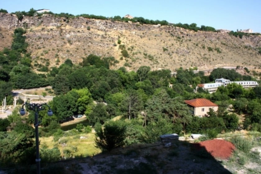 Կասեցված շինթույլտվությամբ շինարարությունը շարունակվում է․ Արթուր Հովհաննիսյան