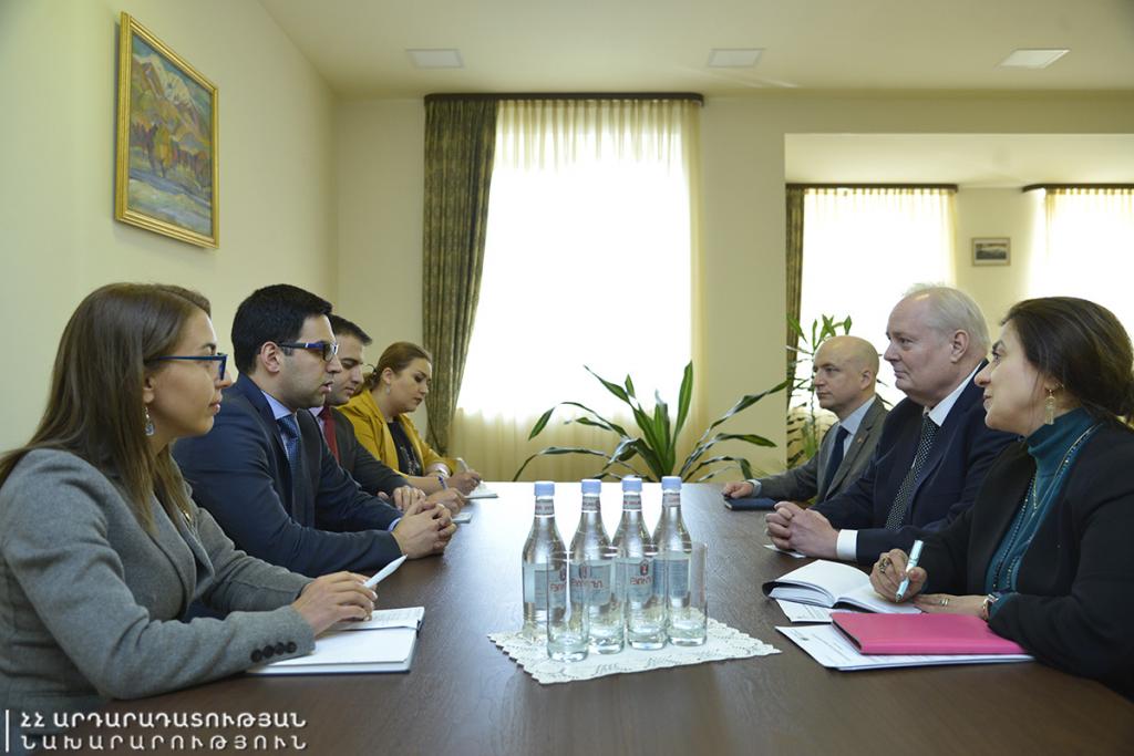 Ռուստամ Բադասյանն ընդունել է Միացյալ Թագավորության դեսպանության գործերի ժամանակավոր հավատարմատարին