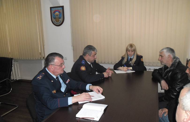 Զինվորական քննչական գլխավոր վարչության պետն ընդունել է մահացած զինծառայող Տիգրան Մխոյանի հարազատներին