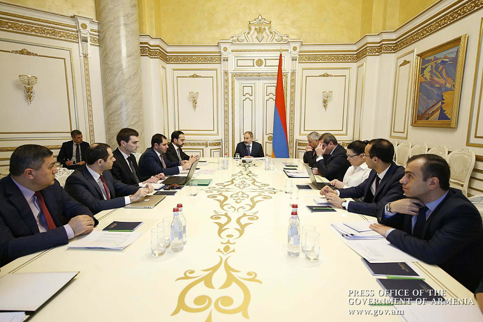 Քննարկում վարչապետի մոտ՝ կանոնավոր ուղևորափոխադրումների թեմայով