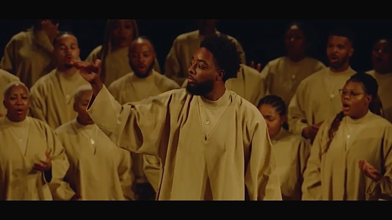 Քանյե Ուեսթն ու նրա եկեղեցական երգչախումբը ելույթ են ունեցել Փարիզում (ՏԵՍԱՆՅՈՒԹ)