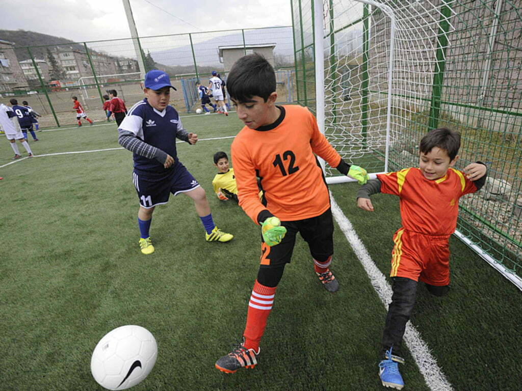 Մանկապատանեկան թիմերի մարզիչների գերակշիռ մասը մարզչական որակավորում չունի․ ՀՖՖ