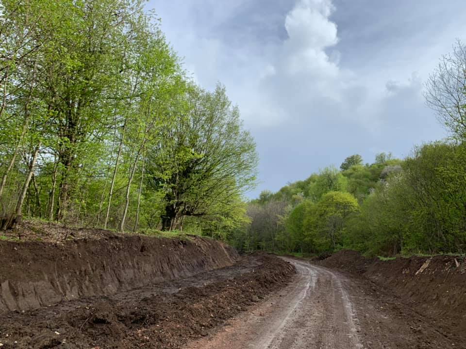 Հիմնանորոգվում է Աչաջուր գյուղից մինչև Մակարավանք տանող ճանապարհը (ԼՈւՍԱՆԿԱՐՆԵՐ)