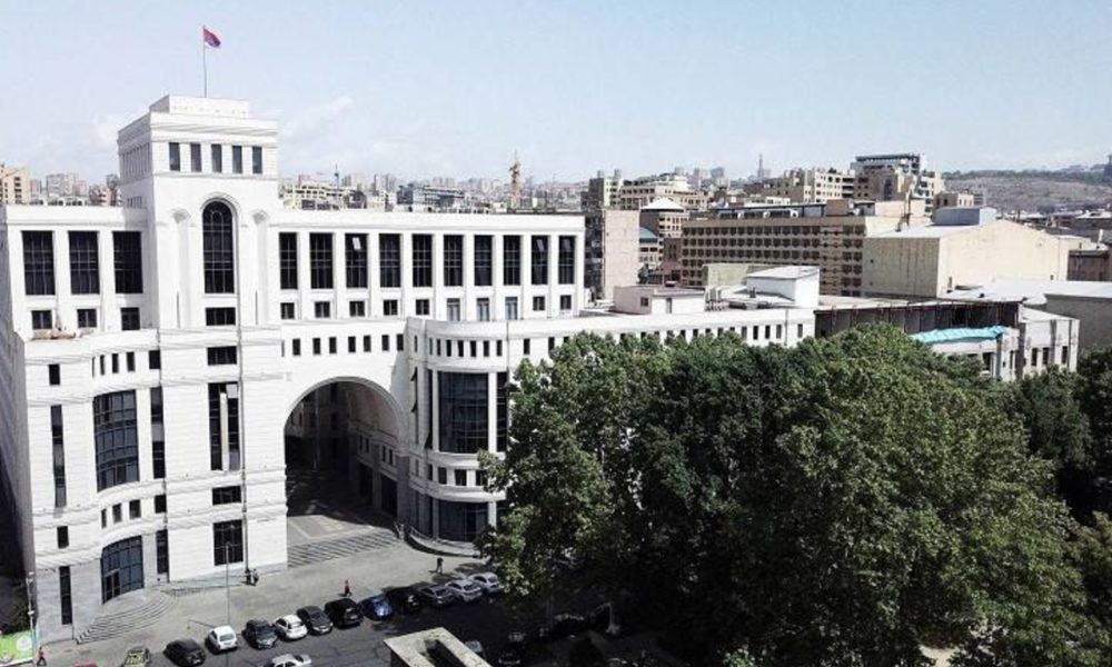 Արմեն Սարգսյանը հանդիպել է Նոբելյան մրցանակի դափնեկիր Քիփ Թորնի հետ