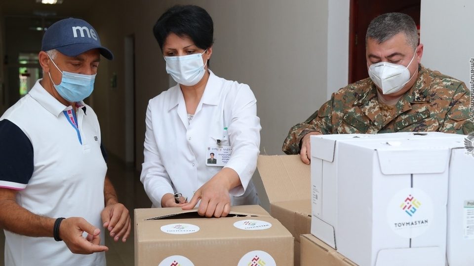 Զինված ուժերին նվիրաբերվել են նմուշառման պարագաներ