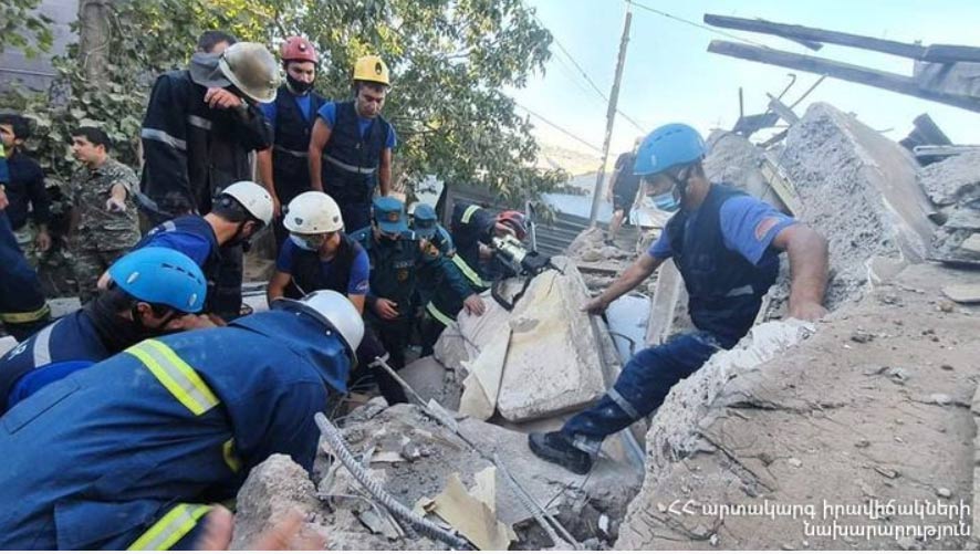 Պայթյուն Երևանում. քաղաքացիներին տարհանում են փլատակներից ու շրջակայքից (ՏԵՍԱՆՅՈւԹ)