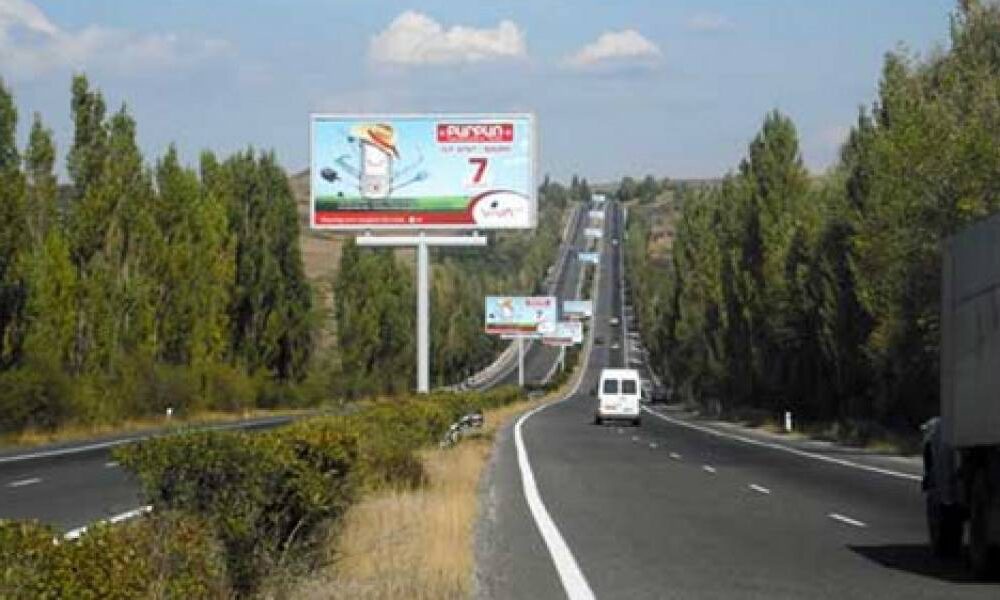 Ձկնորսները փակել են Սևան-Երևան մայրուղին