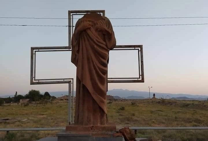 Վանդալիզմ Արմավիրում. կոտրել են եկեղեցու տարածքում գտնվող Հիսուսի արձանը