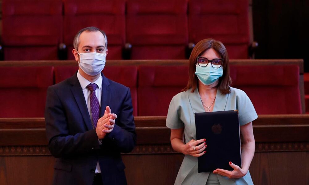 Մակրոնին սոցցանցերում ծաղրել են իր պրոֆիլի լուսանկարի պատճառով