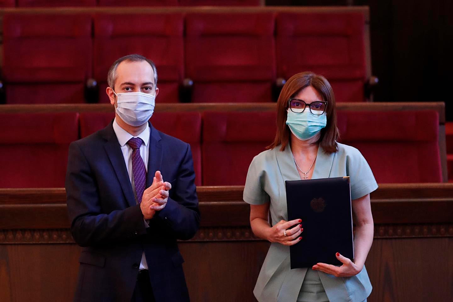 Վարչապետի շնորհակալագրերով են խրախուսվել 100-ից ավելի բուժաշխատողներ