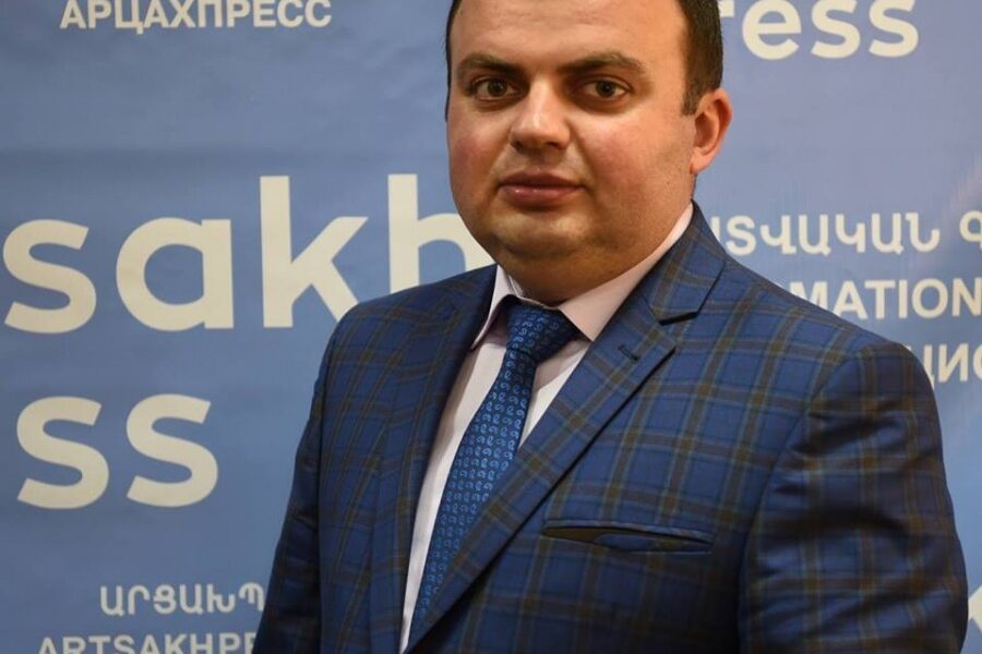 Օպերայի հարակից տարածքում սրճարանների ապօրինի կառուցումը թույլատրելու դեպքերի առթիվ քրգործ է հարուցվել