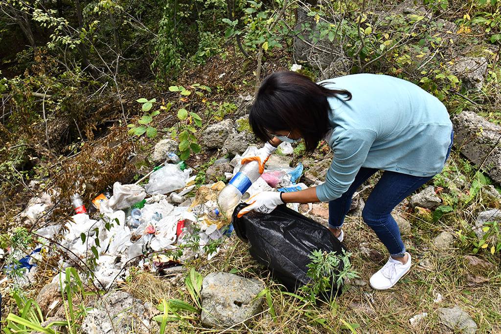 Աննա Հակոբյանը մասնակցել է Իմ քայլը հիմնադրամի նախաձեռնած մաքրապատման աշխատանքներին
